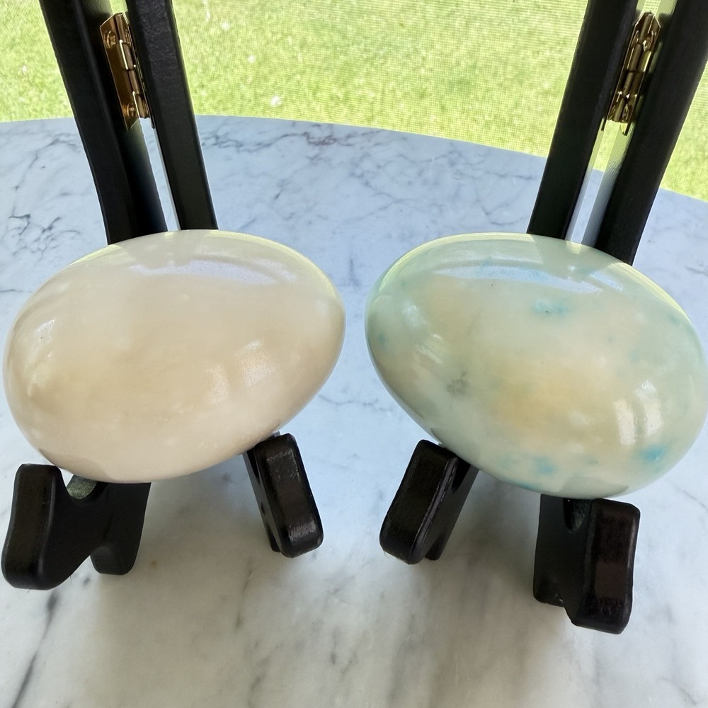 Pair Of VTG Mid-Century Polished Alabaster Stone Eggs (3" 9oz) Blue‎ Cream